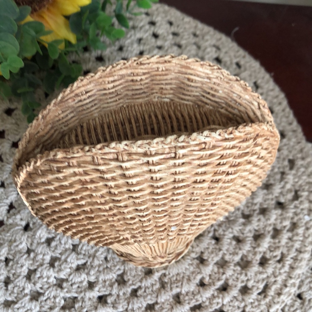 Resin Shell Home Decor - Picture 3 of 11
